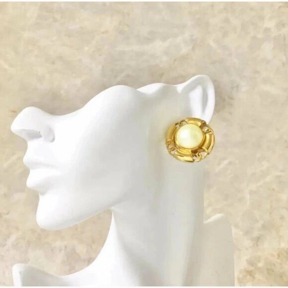 Authentic CHANEL Coco Mark 4-strand Gold Earrings Pearl Accents bsj342-121225 - Picture 2 of 4